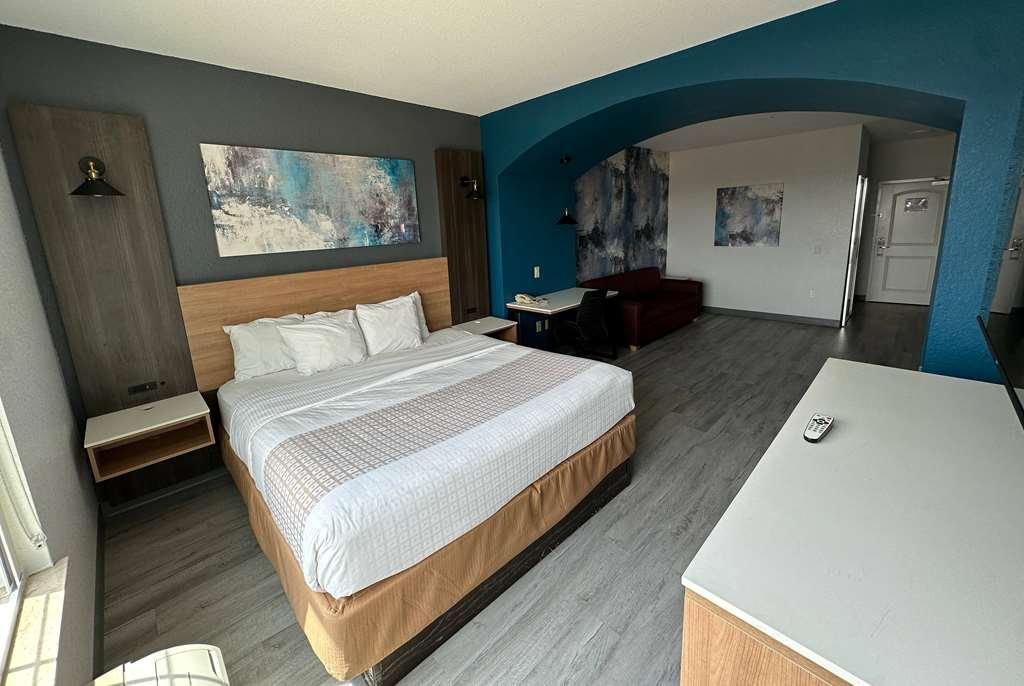 La Quinta Inn & Suites By Wyndham Ft Worth-Burleson Room photo