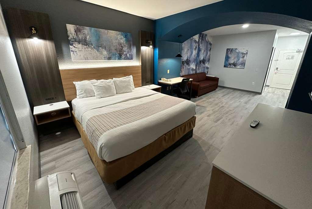 La Quinta Inn & Suites By Wyndham Ft Worth-Burleson Room photo